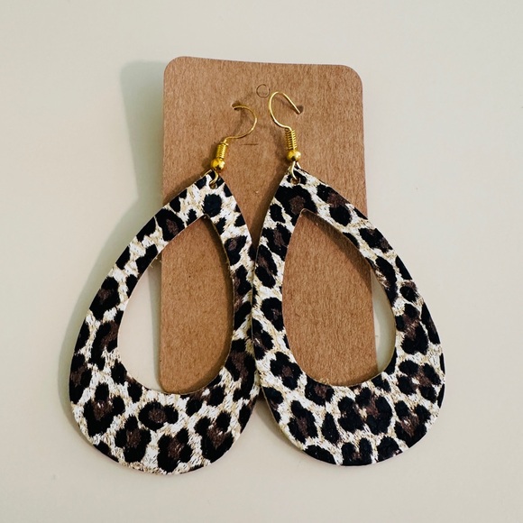 🆕 Handmade Leather Earrings! 💛🐆🤎✨ Lightweight, golden, neutral. Never worn! - Picture 2 of 8